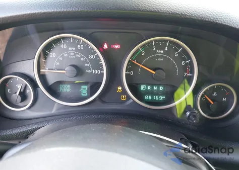 2017 Jeep Wrangler Unlimited Sahara из США, поврежденный, VIN 1C4BJWEGXHL520182